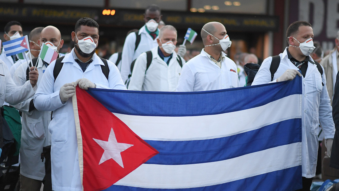 VIDEO: Aplauden a los médicos cubanos que viajaron a Italia para luchar contra el coronavirus