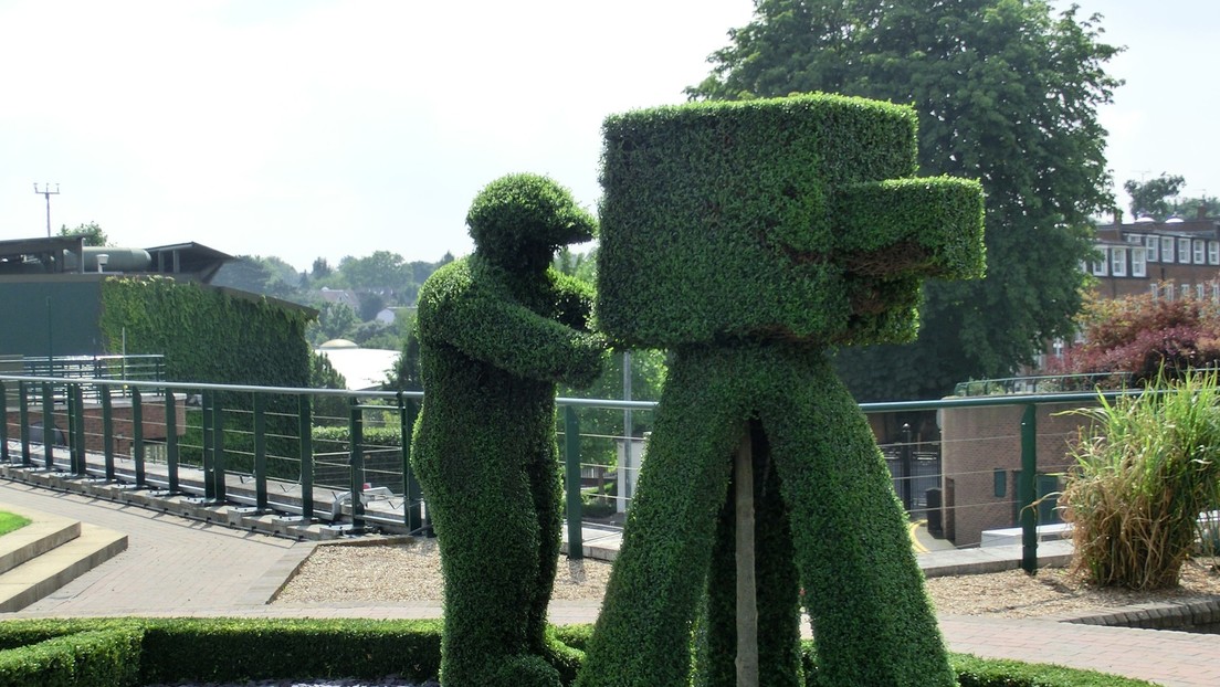 Au Royaume-Uni, un homme se déguise en buisson pour échapper à l'isolement