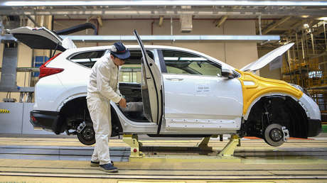 El coronavirus causa desplomes históricos en la industria automotriz y aérea china