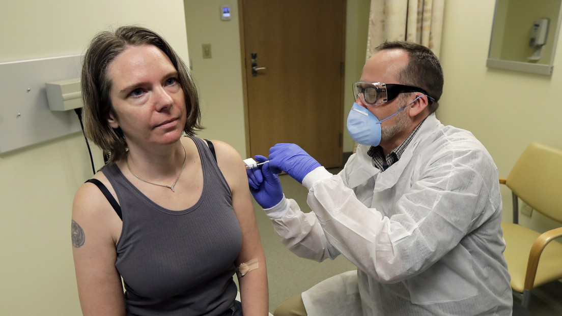 La primera persona en probar una vacuna potencial contra el covid-19 cuenta su experiencia