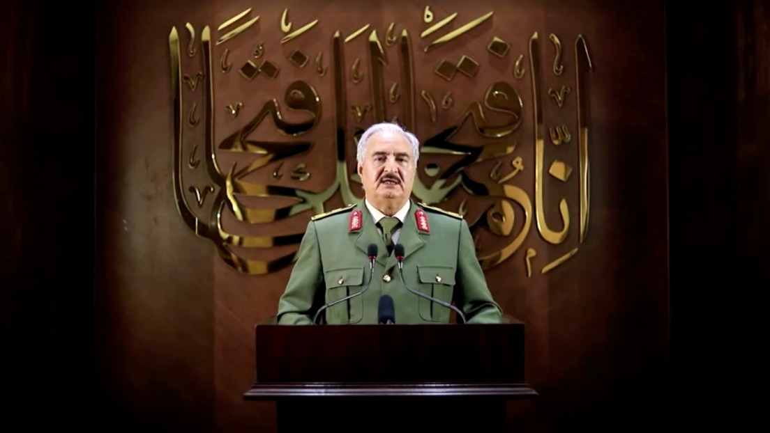 El comandante Haftar anuncia la toma del poder en Libia por su Ejército