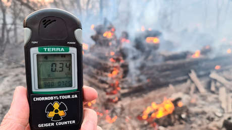 Los altos niveles de radioactividad en la zona de Chernóbil dificultan la extinción de un fuego activo durante 3 días (VIDEO)