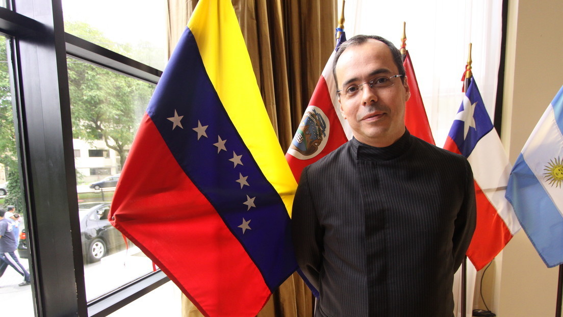 Renuncia al equipo de Guaidó el asesor que confesó haber firmado un contrato para atacar Venezuela