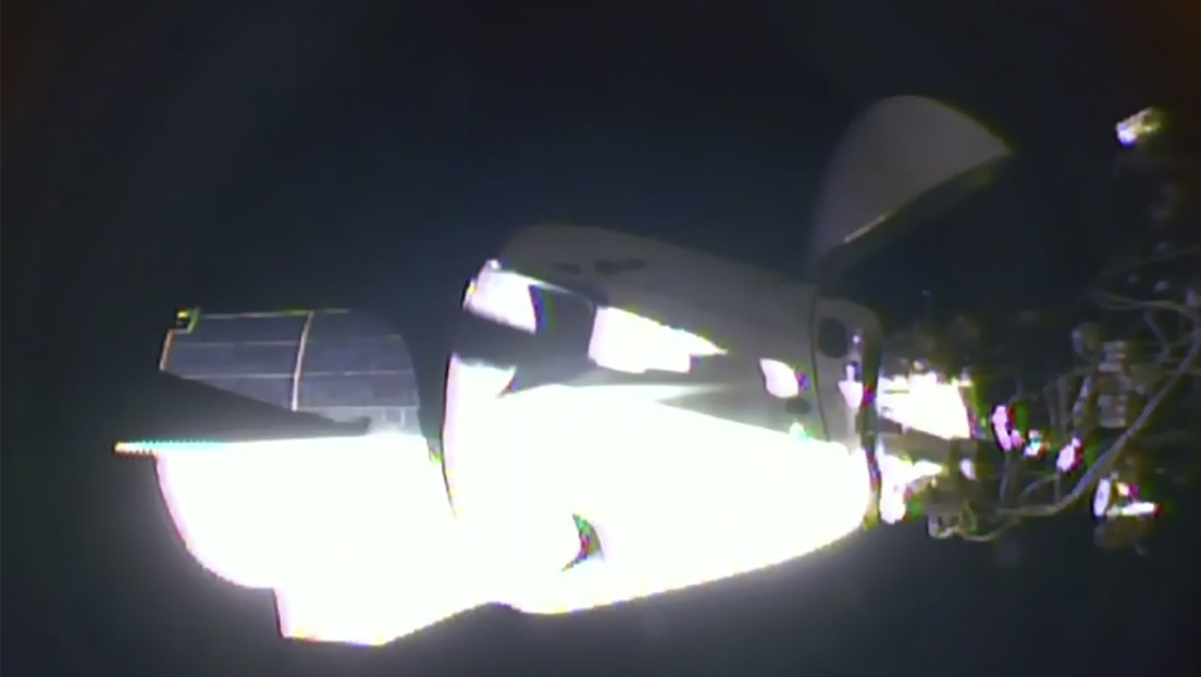 VIDEO: La nave tripulada Crew Dragon de SpaceX se acopla a la EEI y culmina su histórico vuelo