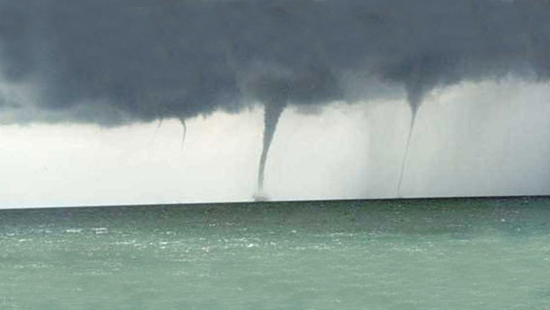 Captan tres tornados de agua que ocurrieron de forma simultánea (VIDEO ...