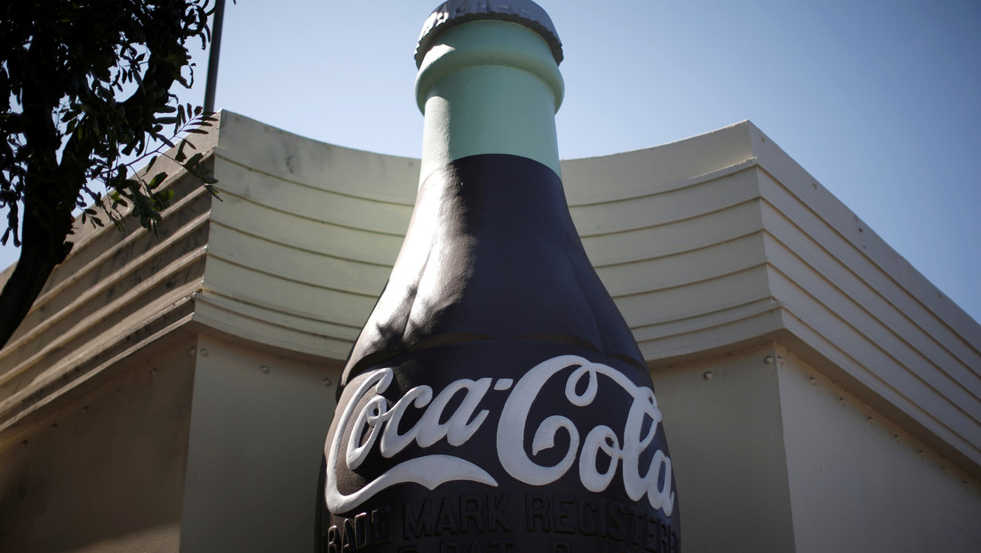 Coca-Cola suspende su publicidad en todas las redes sociales durante 30 días