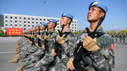 Soldados chinos durante un desfile militar en Pekín, China, el 25 de septiembre de 2019.