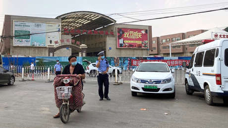 Advierten que el coronavirus detectado en un mercado de Pekín puede ser más contagioso que el de Wuhan