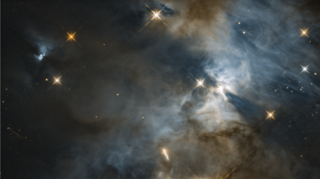 VIDEO: Hubble capta el aleteo de la 'Sombra del Murciélago' cósmica