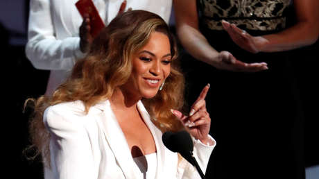 Beyoncé recibe un premio humanitario, lo dedica a la igualdad racial e invita a votar para "desmantelar el sistema racista y desigual" en EE.UU.