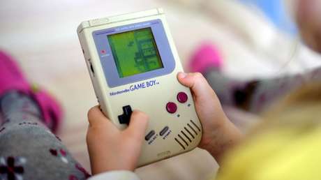 Diseñan un aparato que parece un Game Boy pero que podría ser utilizado para robar coches