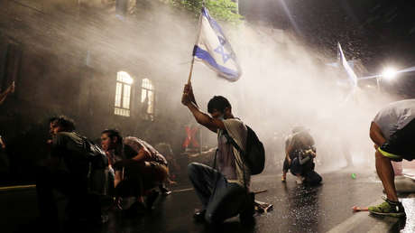VIDEO, FOTOS: Manifestantes chocan con la Policía en Jerusalén y Tel Aviv durante protestas contra Netanyahu