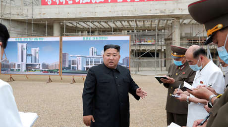 Kim Jong-un critica a construção "desleixada" de um hospital em Pyongyang e exige demitir os responsáveis