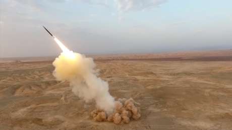 VIDEO: Irán lanza "por primera vez en el mundo" misiles balísticos "desde las profundidades de la tierra" y bombardea una isla durante ejercicios