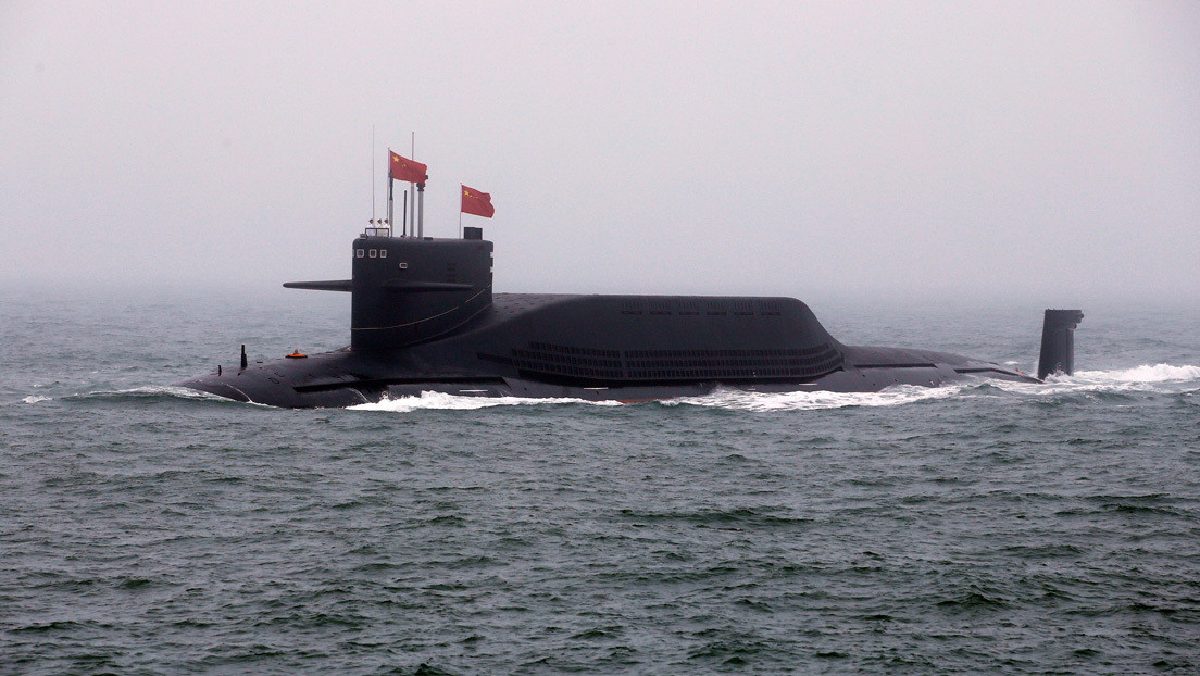 Publican la imagen de un submarino chino entrando en una base oculta en una cueva