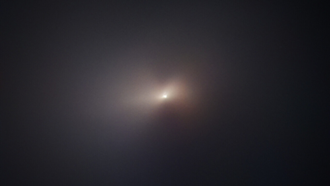 El telescopio Hubble toma una foto de alta resolución del cometa NEOWISE después de pasar cerca del sol.