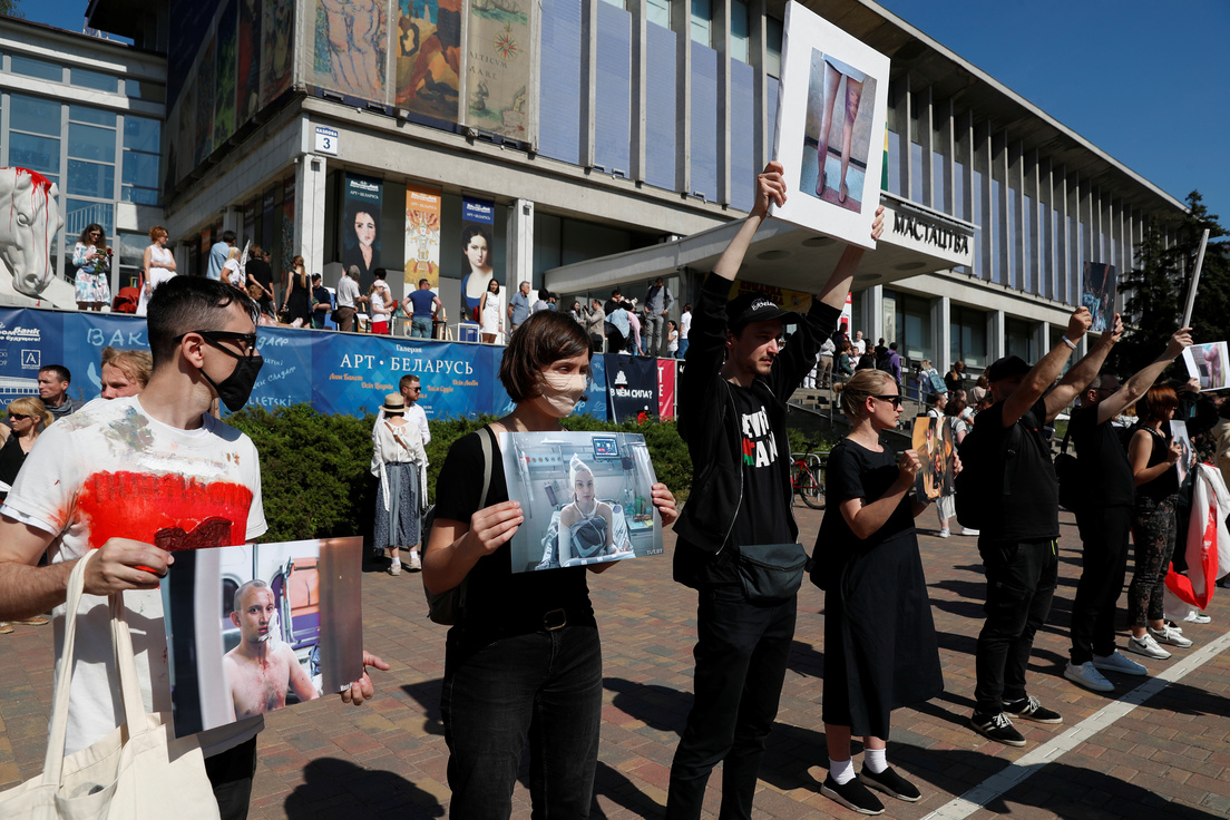 Miles de personas se reúnen en Minsk para honrar a un manifestante fallecido, en la séptima jornada de protestas en Bielorrusia | Noticias de Buenaventura, Colombia y el Mundo