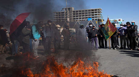 Violência se intensifica na Bolívia: bloqueios, confrontos e manobras para banir o partido de Evo Morales