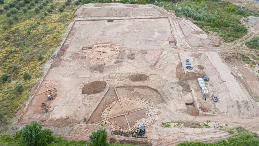 FOTOS: Descubren en Francia tres tumbas monumentales de forma circular de casi  4.000 años de antigüedad - RT