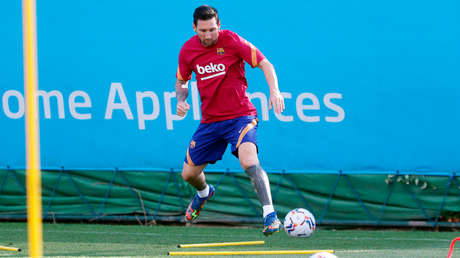 Lionel Messi regresa a los entrenamientos del F.C. Barcelona tras no concretar su salida del club