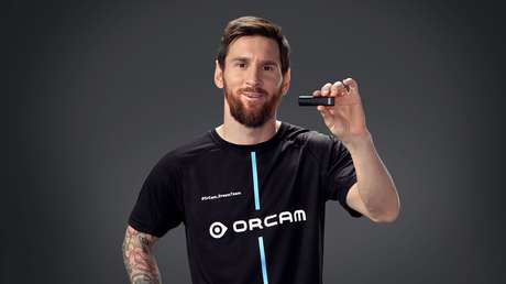 VIDEOS: Así reaccionaron unos niños invidentes al 'ver' a Messi en persona gracias a un dispositivo con inteligencia artificial