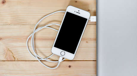 Revelan por qué no hay que usar un cargador ajeno de iPhone