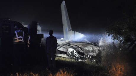 El único superviviente del avión militar siniestrado en Ucrania salvó la vida saltando al vacío justo antes del accidente