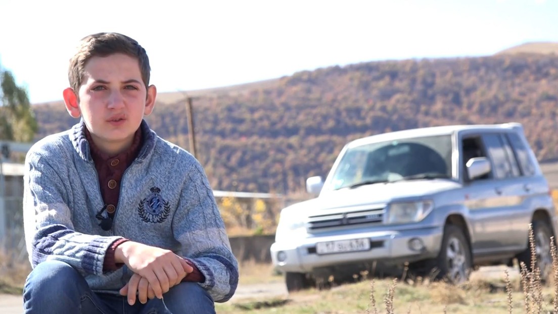 VIDEO: Un adolescente salva a su familia al evacuarla de Nagorno Karabaj
