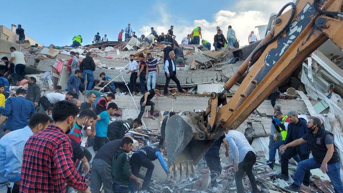 Al menos 12 muertos y más de 500 heridos en Turquía tras el terremoto en el  mar Egeo - RT