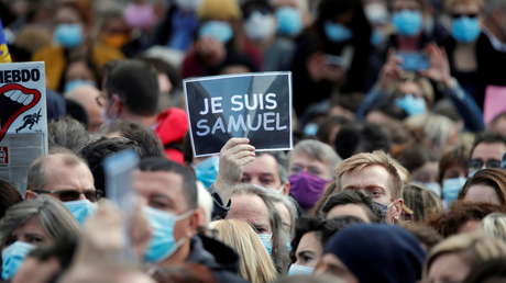 VIDEOS, FOTOS: Francia sale a la calle para rendir homenaje al profesor decapitado