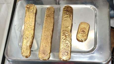 Arrestan en la India a un pasajero con casi un kilogramo de oro escondido en el recto (FOTO)