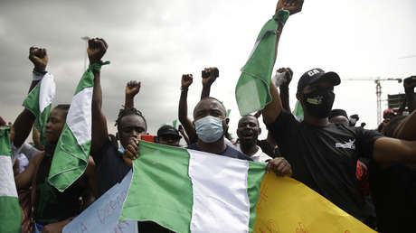 Denuncian "pérdida de vidas y extremidades" durante masivas protestas que "degeneraron en un monstruo" y sacuden Nigeria
