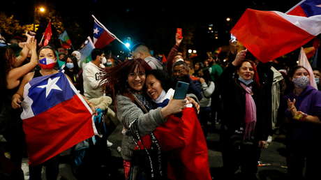Arrasa el "Apruebo": la mayoría de los chilenos está a favor de una nueva Constitución, según el escrutinio definitivo