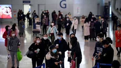VIDEOS: Miles de personas desatan el caos en un aeropuerto de Shanghái, al ser encerradas luego de que un empleado diera positivo por coronavirus