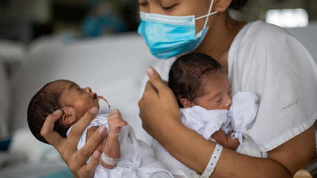 Un bebé nace con anticuerpos contra el coronavirus tras contagiarse su madre durante el embarazo