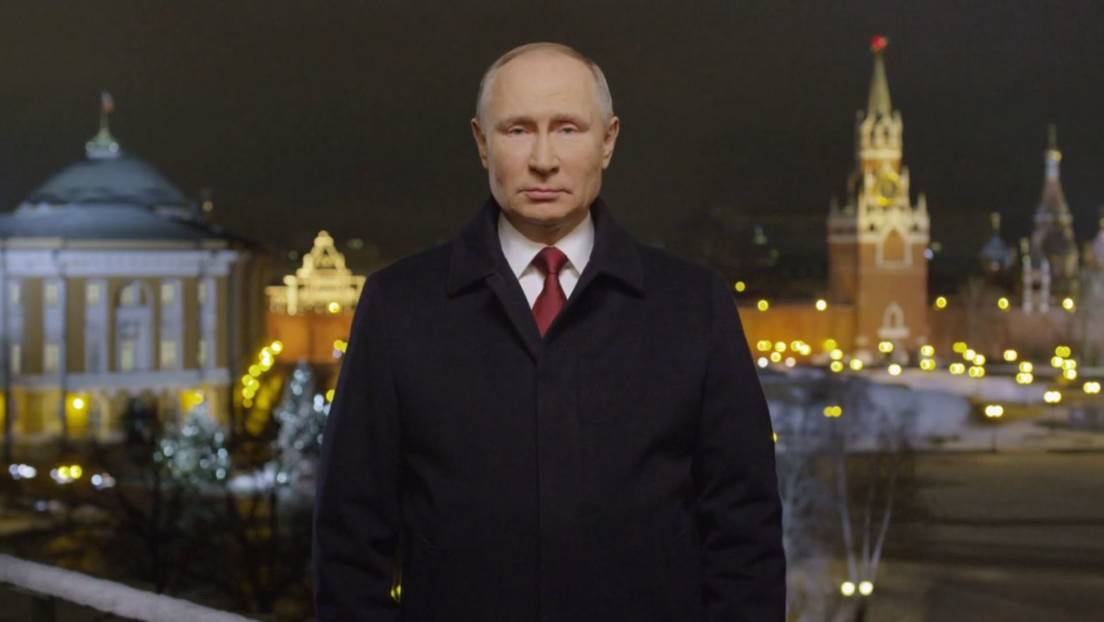 VIDEO: Vladímir Putin felicita a los rusos por la llegada del 2021 con el  tradicional mensaje de Año Nuevo - RT
