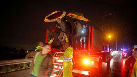 España: Al menos 17 heridos tras el incendio de una nave industrial en Badalona