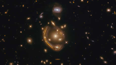 El telescopio espacial Hubble capta uno de los 'anillos de Einstein' más grandes y completos jamás vistos