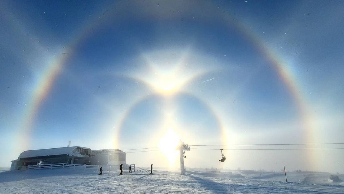 PHOTOS: Swedish skiers surprised by a rare and impressive sunbeam