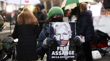 Tribunal británico deniega la extradición de Assange a EEUU por temor a que se suicide