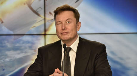 Elon Musk pide una "opinión crítica" sobre cómo donar su fortuna tras convertirse en la persona más rica del mundo