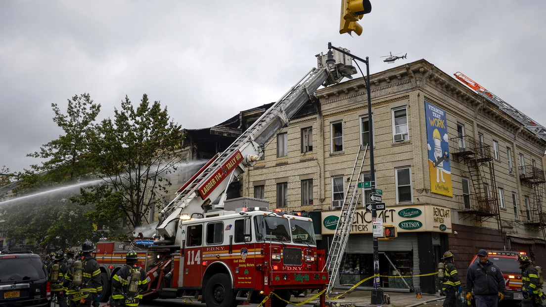 6030988959bf5b4b8f469d04