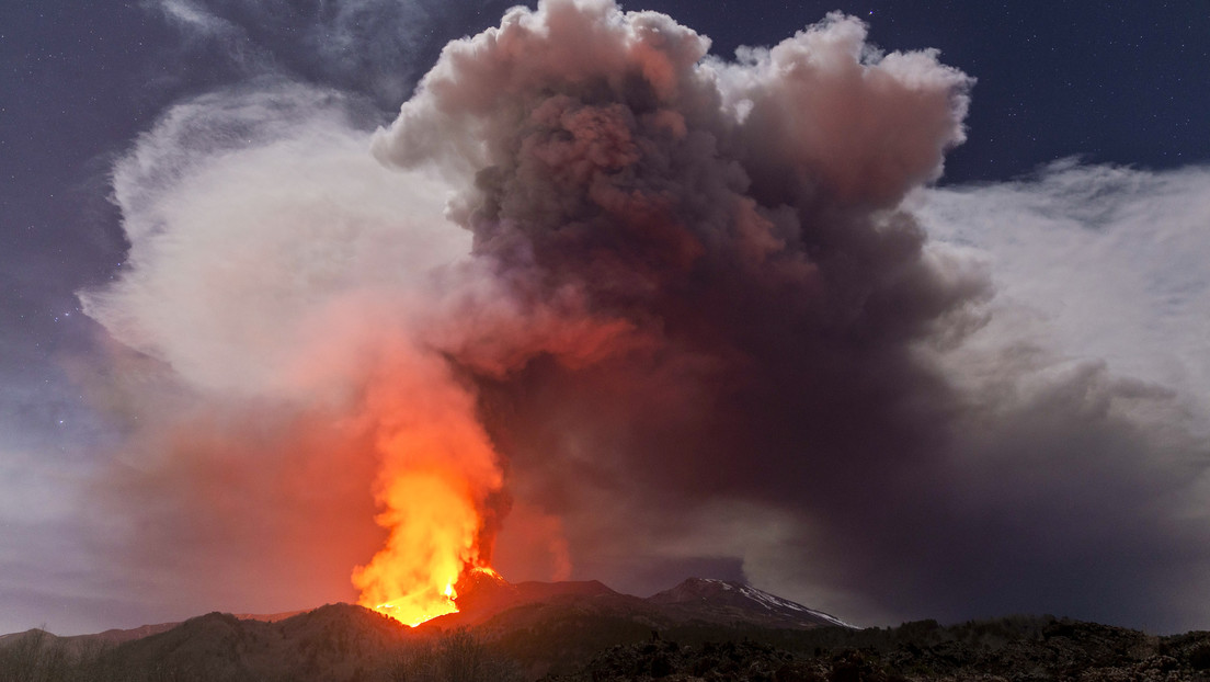 VIDEO: El volcán Etna no da tregua y registra su sexta erupción en ocho días