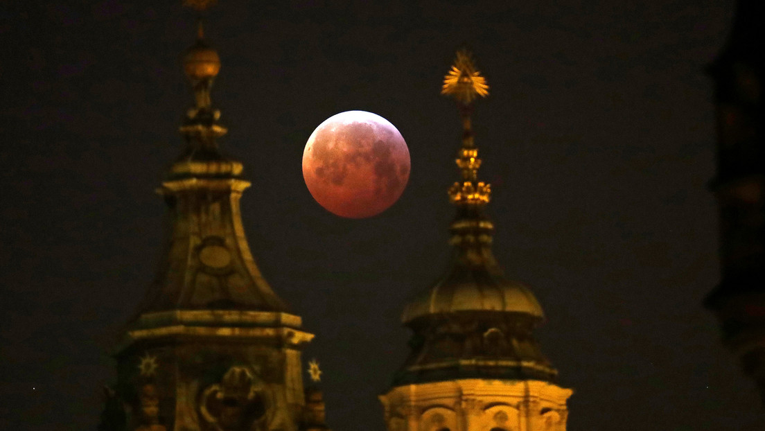 Cuándo y dónde se observará la 'luna de sangre' este año? - RT