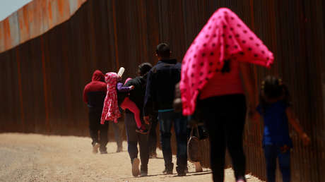 Investigación revela la deportación de recién nacidos estadounidenses a México sin certificados de nacimiento