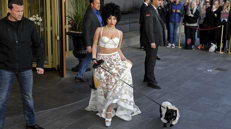 Una cámara de vigilancia capta al paseador de perros de Lady Gaga siendo baleado durante el robo de dos bulldogs franceses de la cantante