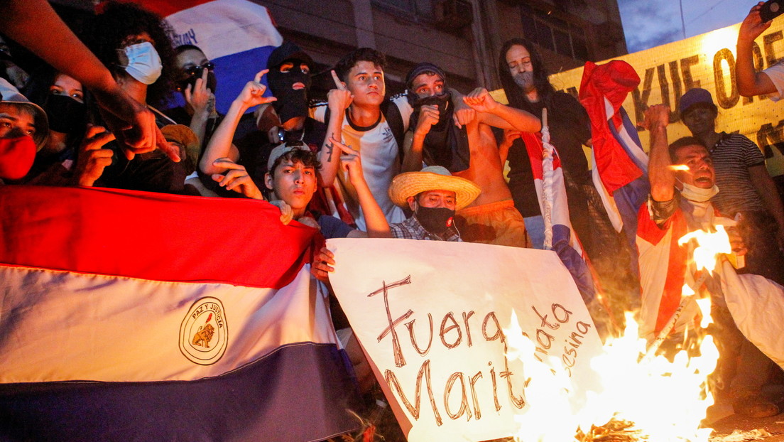 Fuera Marito": Una multitudinaria protesta en Paraguay exige la dimisión del Gobierno por la gestión de la pandemia - RT