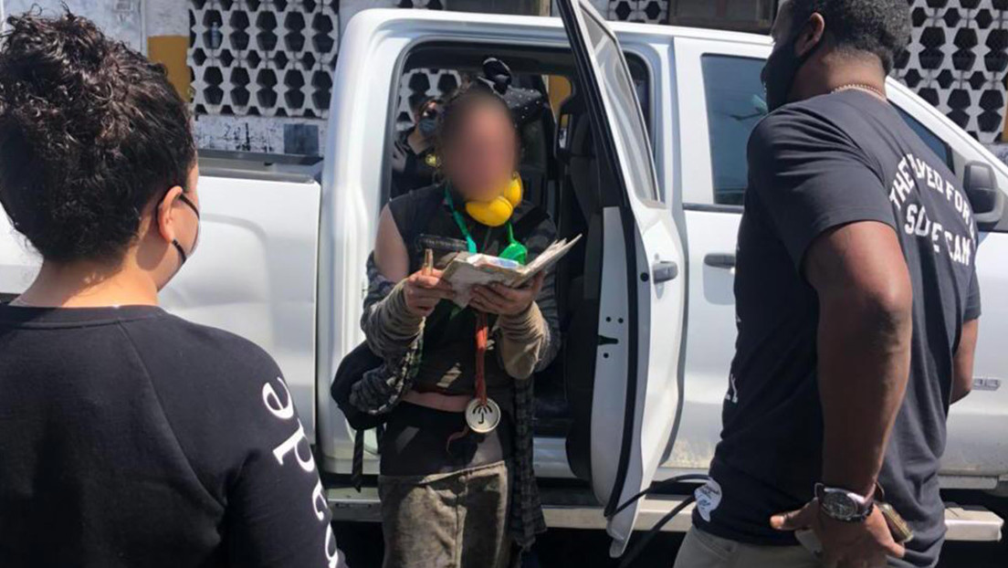 Una mujer estadounidense buscada desde hace 28 años por el FBI es hallada viviendo en situación de calle en las calles de Monterrey, México