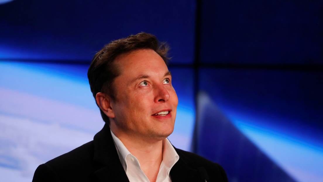 A Tesla investor is suing Elon Musk for his “disorder” and assures that “a sustainable donation” to the company