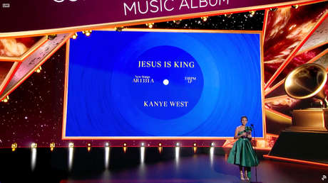 Kanye West recibe otro premio Grammy meses después de que orinara sobre una de las estatuillas
